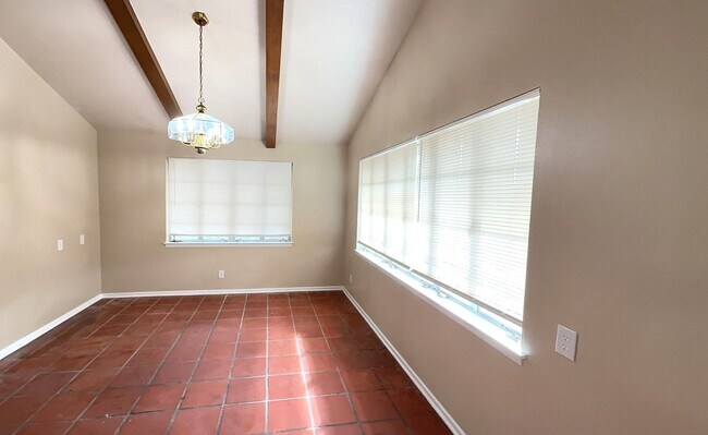 Building Photo - 3815 Ridgeline Dr