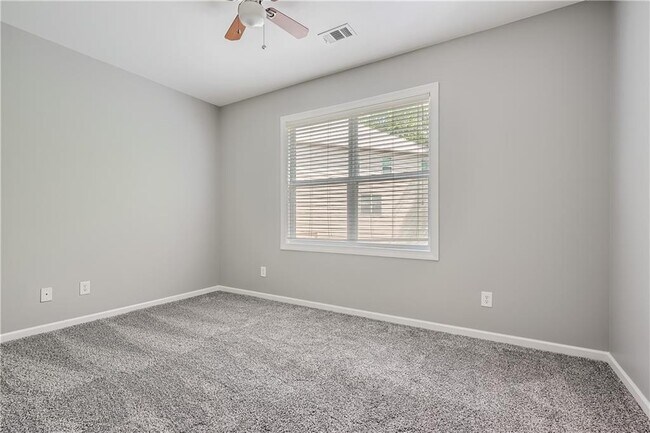 Building Photo - 5211 Lake Field Dr