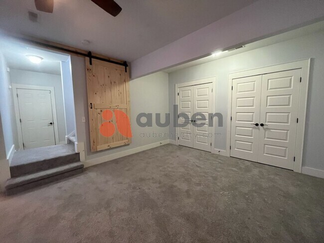 Building Photo - 7302 Klingler Ln
