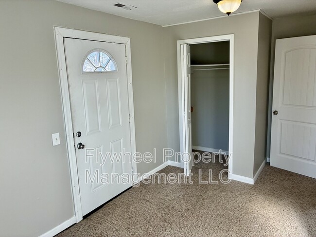 Building Photo - 81 Elberta St