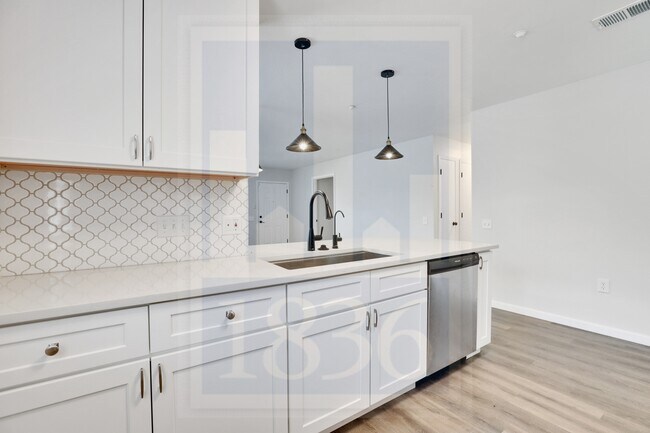 Building Photo - 4500 Acers Ln