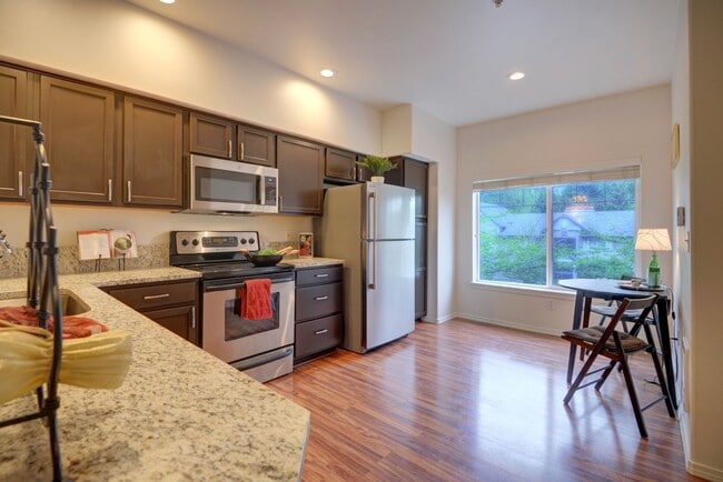 Building Photo - 18501 SE Newport Way