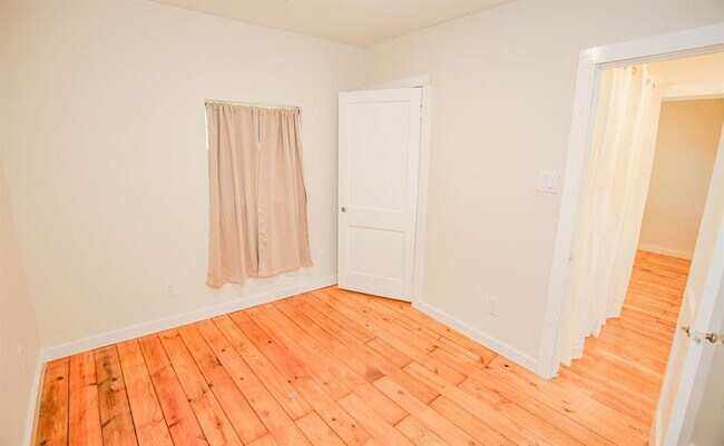 Building Photo - 690 County Rd 219