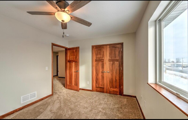 Building Photo - 421 Sierra Pl