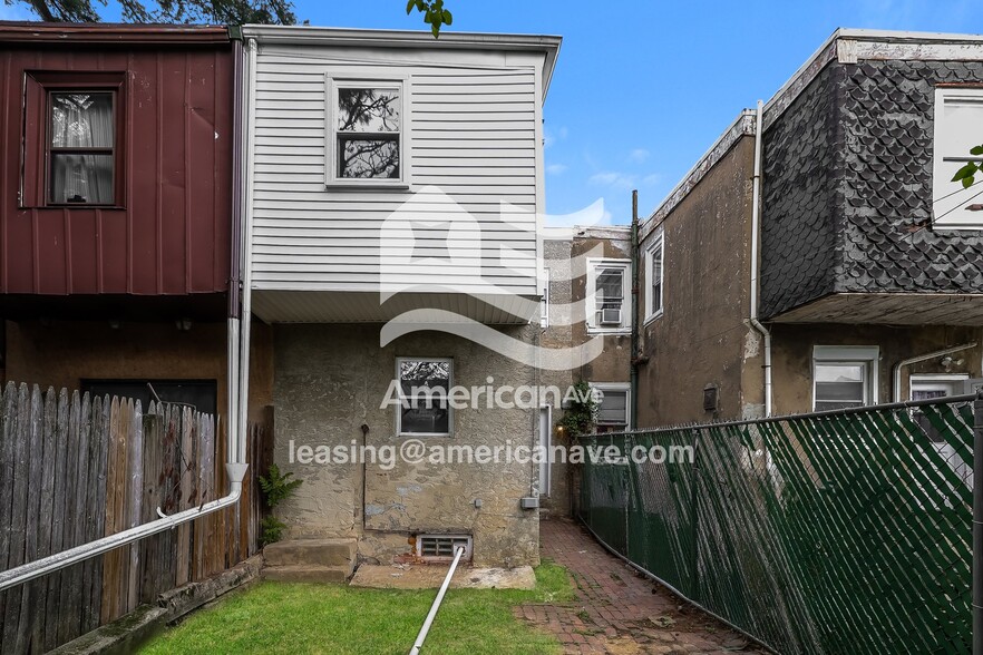 Building Photo - 5025 Jackson St