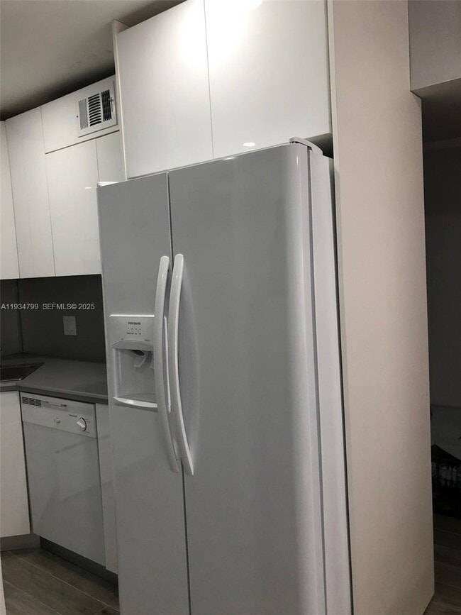 Building Photo - 3642 NE 171 St