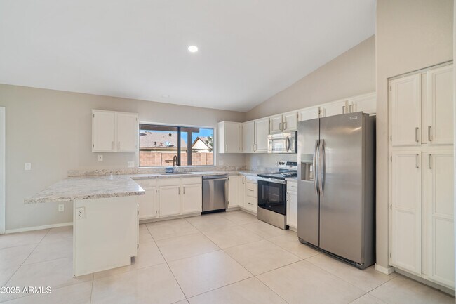 Building Photo - 8316 W Sweetwater Ave