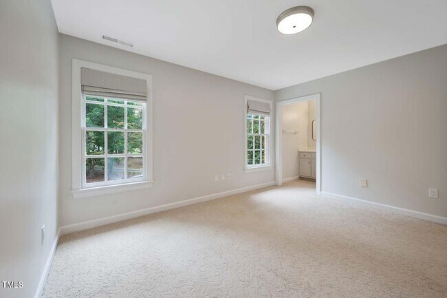 Building Photo - 1202 Summerville Ln
