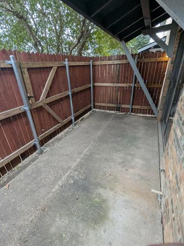 Building Photo - 514 E Belt Line Rd