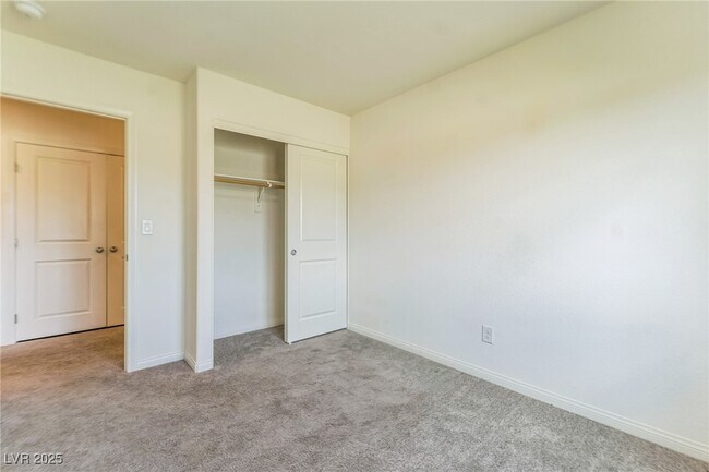 Building Photo - 4242 Lunar Cyn Ave