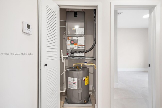 Building Photo - 4309 E 8th Ct