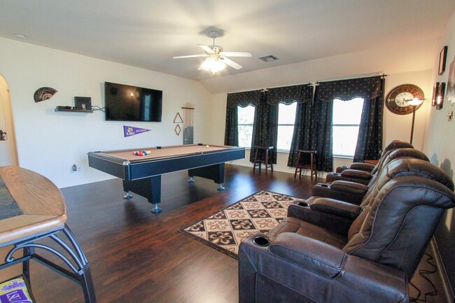 Building Photo - Stately 4-Bedroom, 3-Bath Home with Modern...