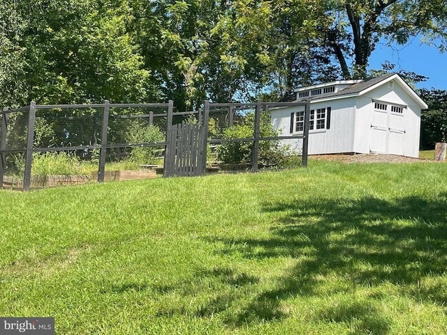Building Photo - 38103 Homestead Farm Ln