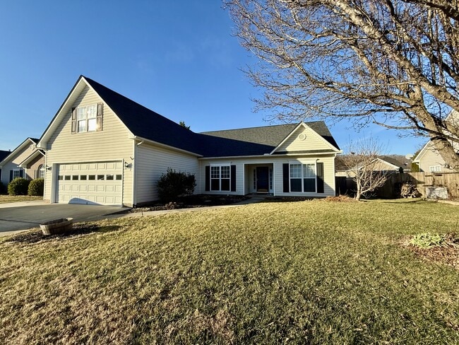 Building Photo - 254 Meadow Pathway Dr