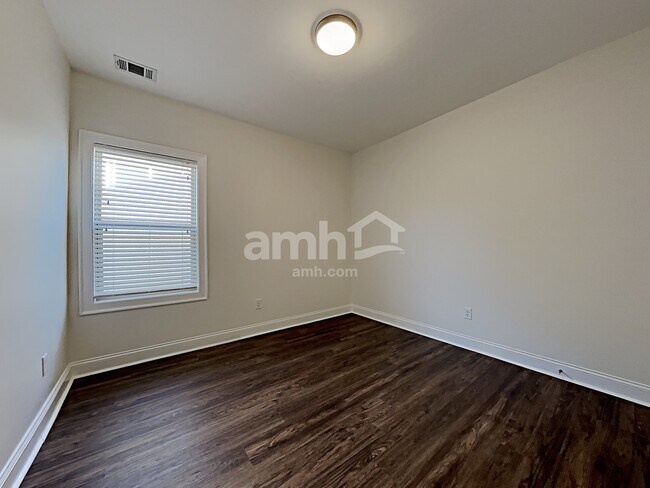 Building Photo - 5760 Arbor Green Cir