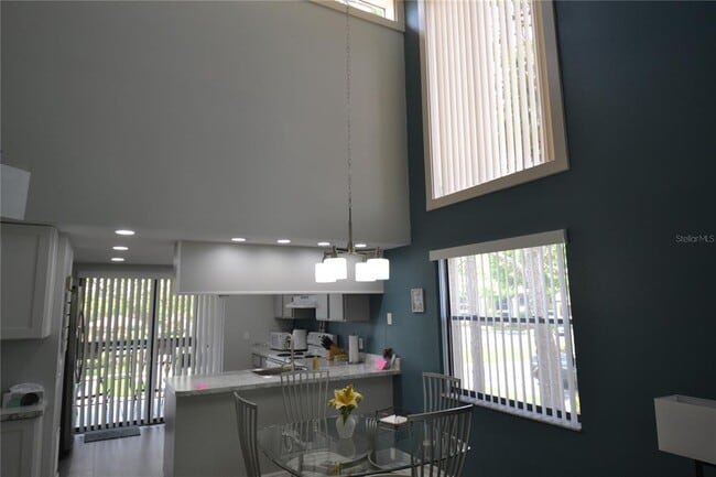 Building Photo - 284 Woodlake Wynde