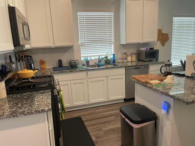 Building Photo - 141 Mammoth Dr