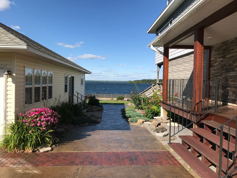 Building Photo - 6883C Deluxe Park