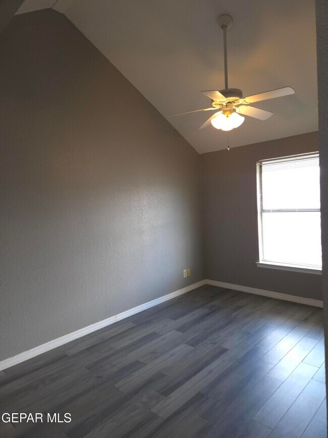 Building Photo - 4629 Loma Grande Dr