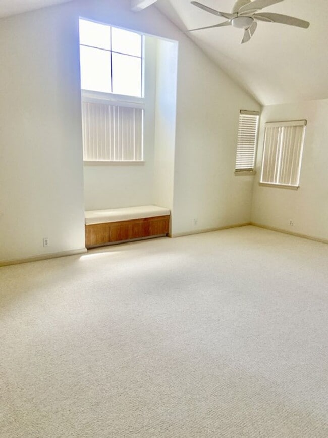 Building Photo - Mililani Mauka Executive home. 4 bedroom 2.5 bath home