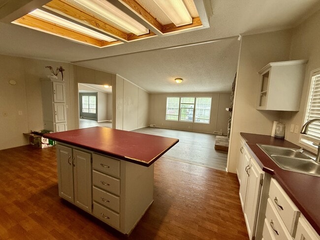 Building Photo - 158 Fieldstone Dr
