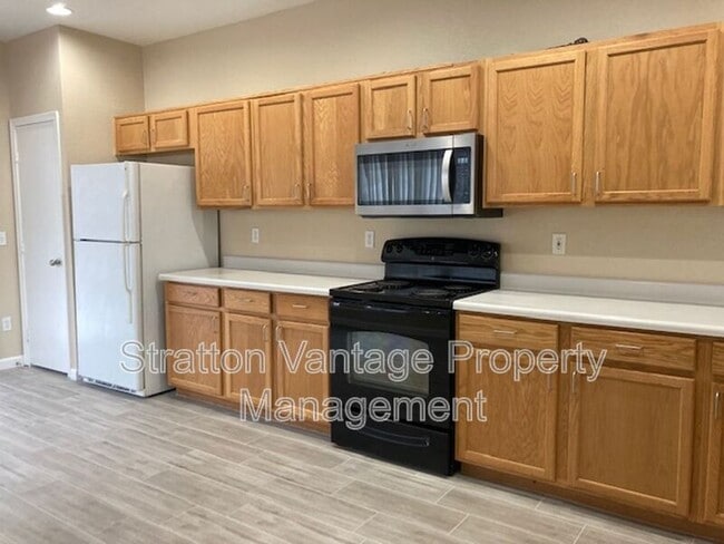 Building Photo - 1017 S Clancy Cir