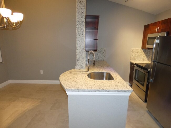 Building Photo - 2851 N Oakland Forest Dr