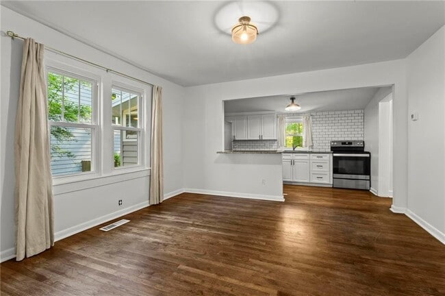 Building Photo - 2208 Forrest Pl NW