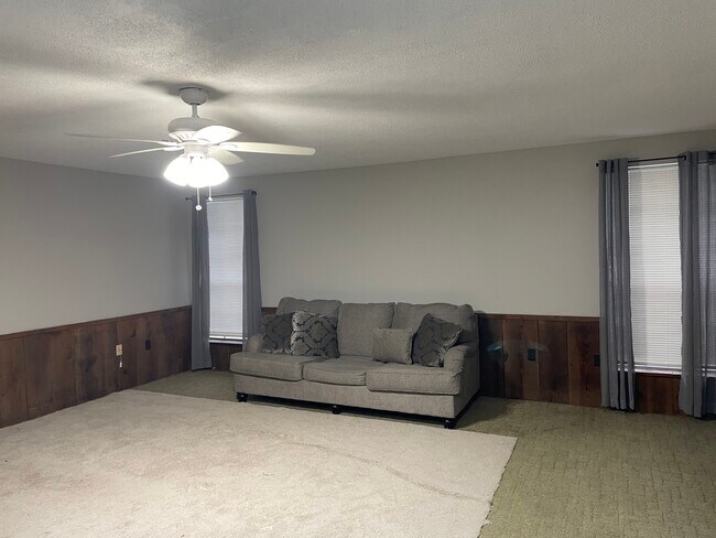 den - 10258 Joor Rd