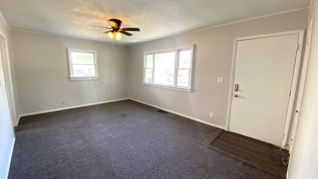 Building Photo - 903 W Purtscher Dr