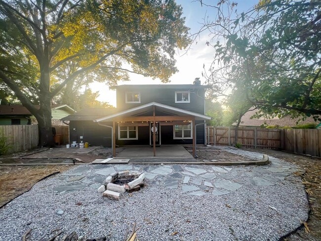 Building Photo - 8519 Shenandoah Dr