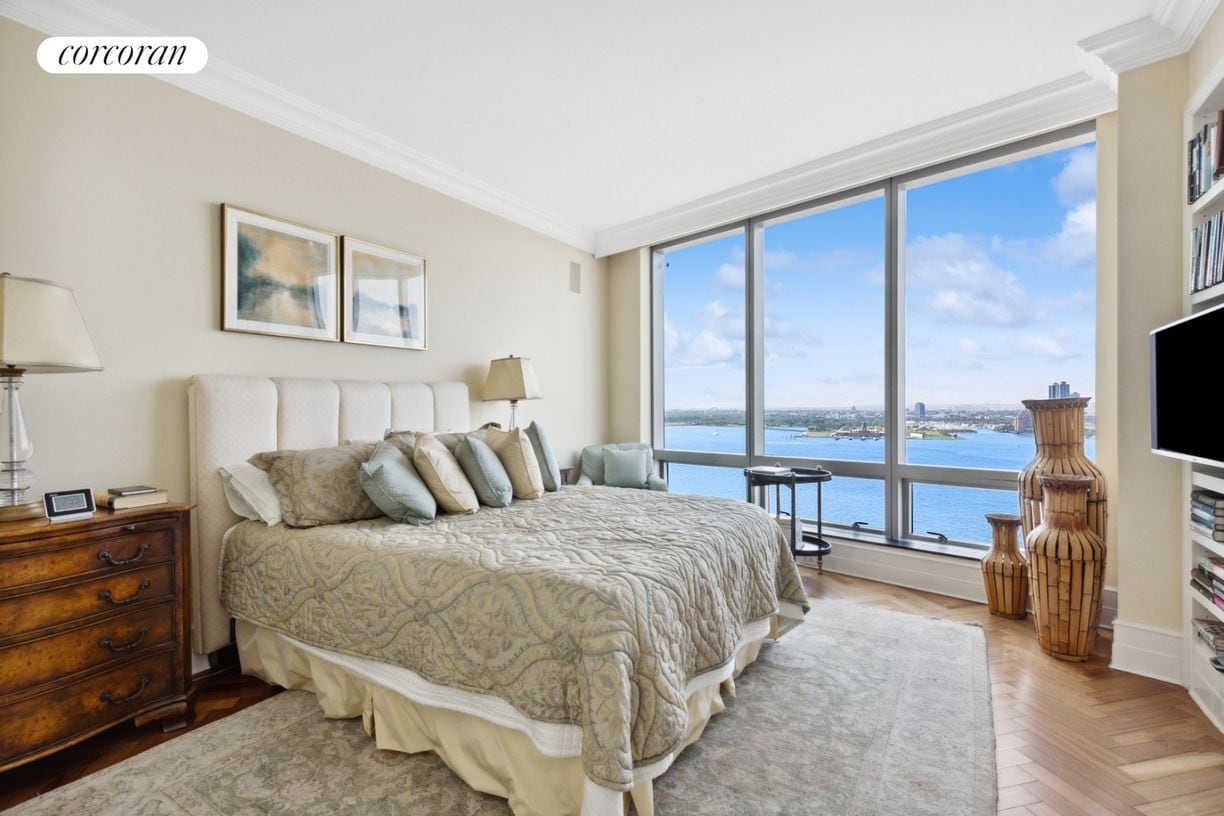 Building Photo - 10 West St