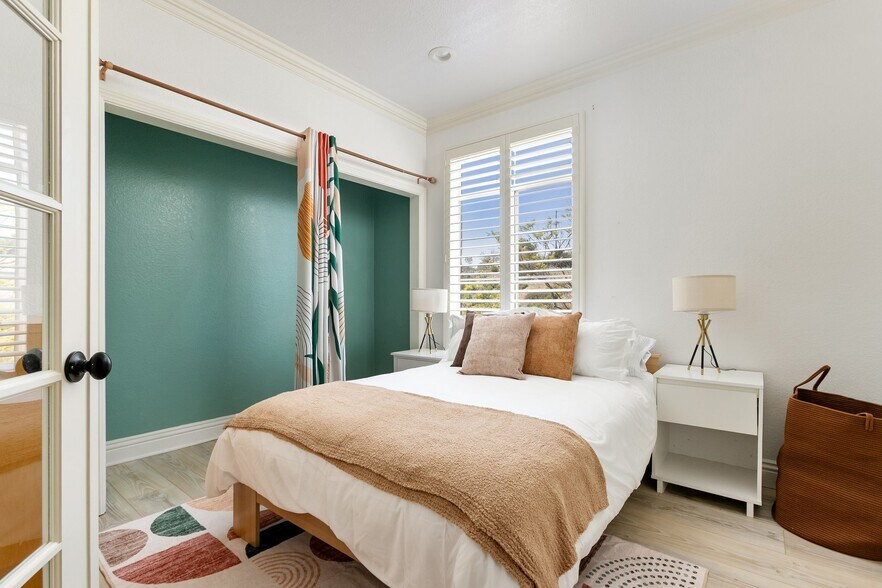 Building Photo - 3531 Cameo Dr