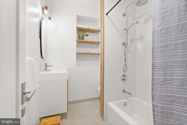 Building Photo - 4131 Illinois Ave NW