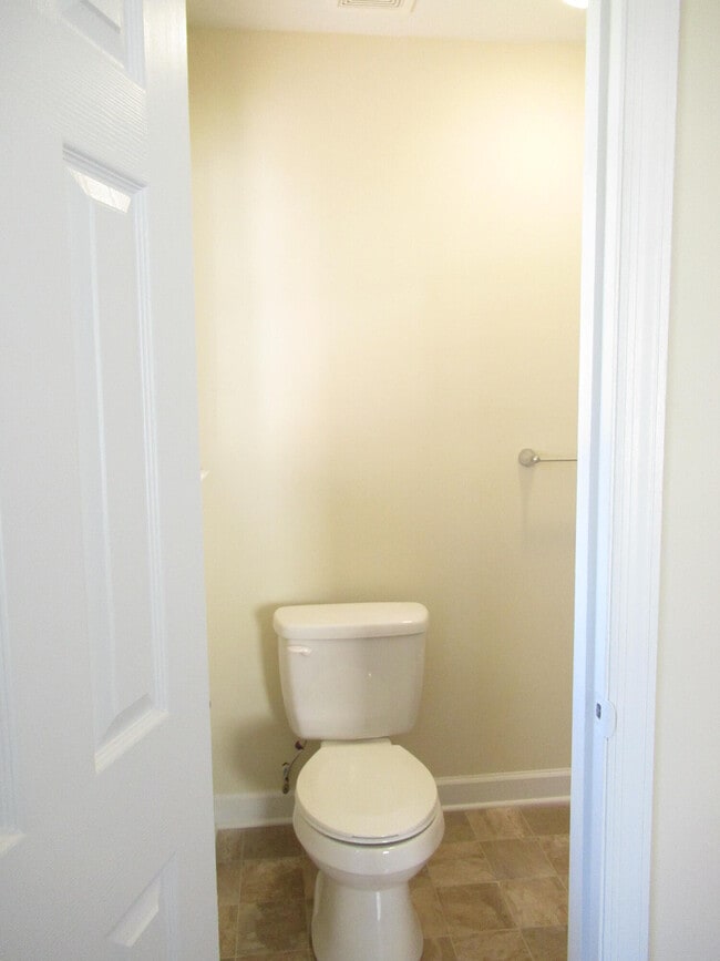 Building Photo - 38 Thelma St