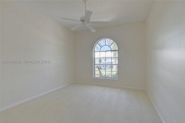 Building Photo - 11622 Creekside Dr
