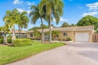 Building Photo - 724 NE 2nd St