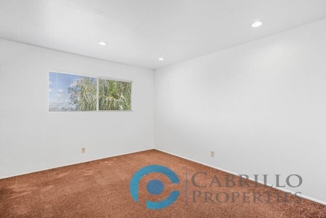 Building Photo - 3964 Manzanita Dr