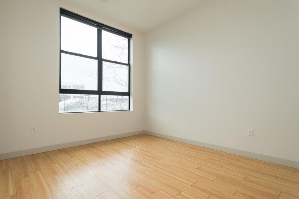 Building Photo - 320 D St