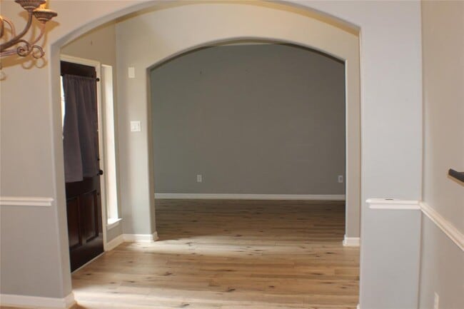 Building Photo - 1718 Heddon Falls Dr