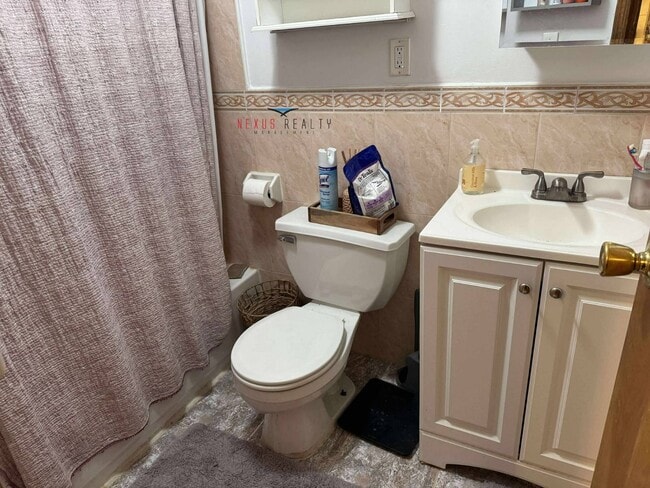 Building Photo - 21-12 29th St