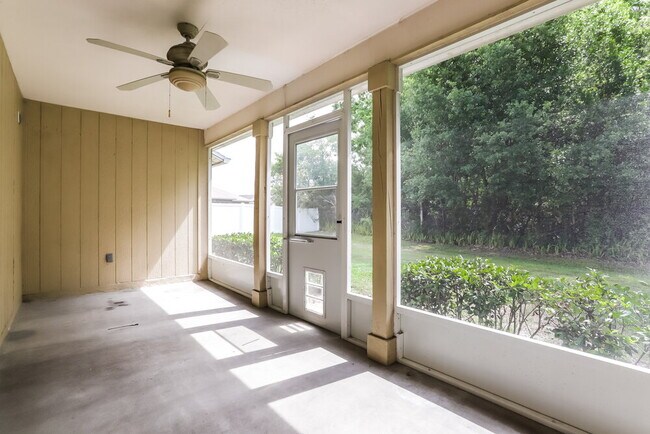 Building Photo - 5072 Ashwood Dr