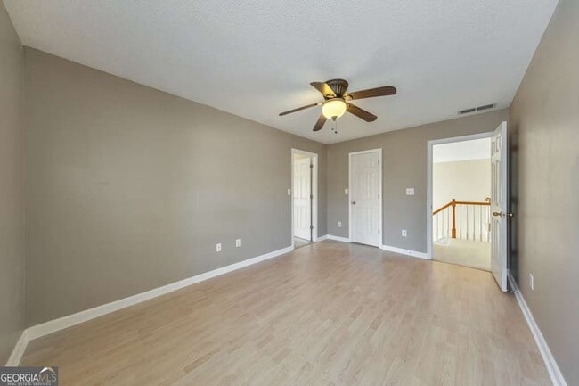 Building Photo - 2025 Baramore Oaks Dr