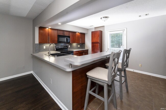 Building Photo - 107 Olde Newburgh Dr