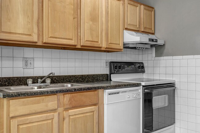 Building Photo - 765 Babler Dr