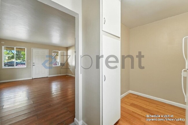 Building Photo - 151 W 18th St