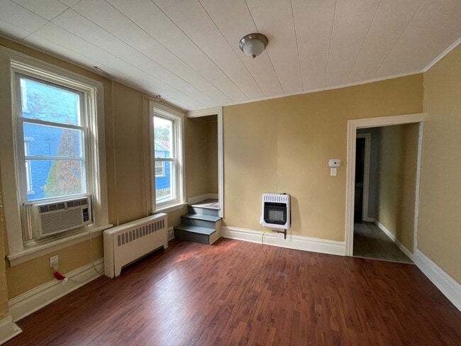 Building Photo - 3 Bedroom For Rent in Harrisburg with gas ...