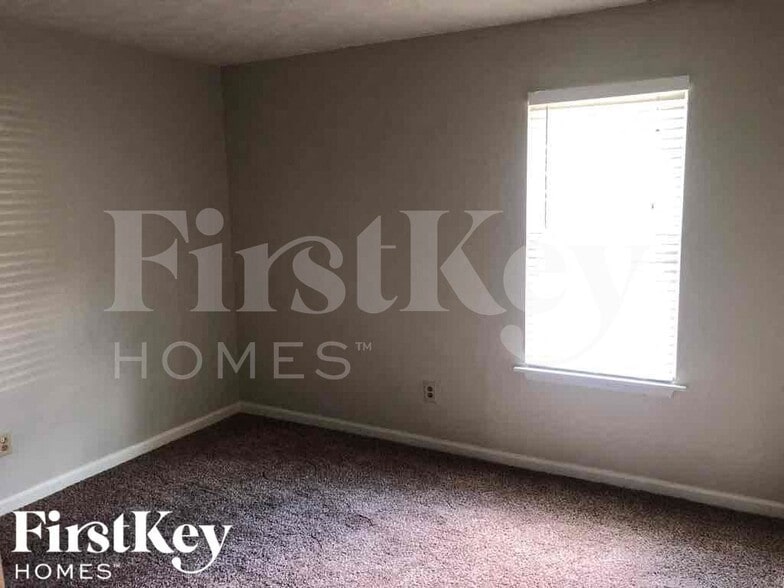 Building Photo - 5457 Biffle Ct