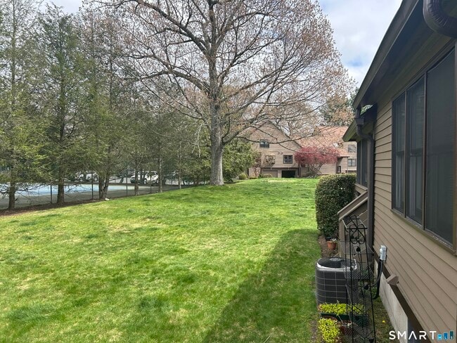 Building Photo - 17 Eagle Rock Cir