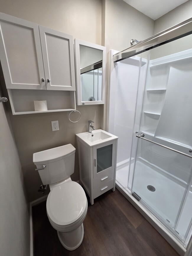 Building Photo - 611 Austin Ln